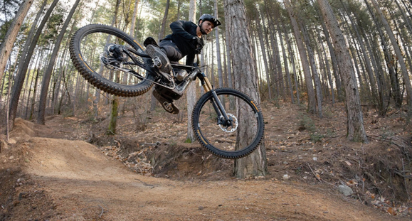 Vtt Electrique Pivot Shuttle AMP'd Team XX 2026