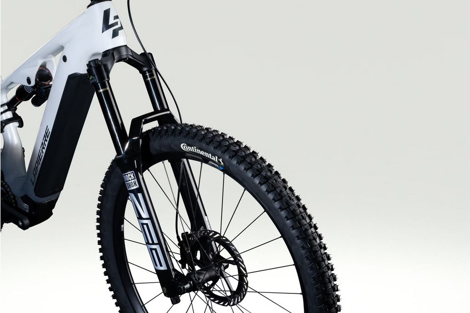 VTT Électrique Tout-Suspendu Lapierre Overvolt AM CF 10.8 12V 800Wh Bosch 100 Nm MX (29/27.5'') Blanc/Gris2026