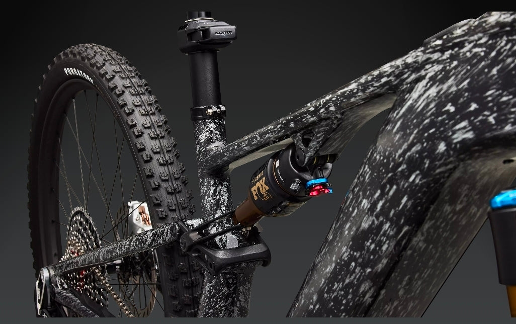 Velo electrique Specialized 
S-Works Turbo Levo R
Couple de 111 Nm, puissance de 850 W, batterie de 840W 2027