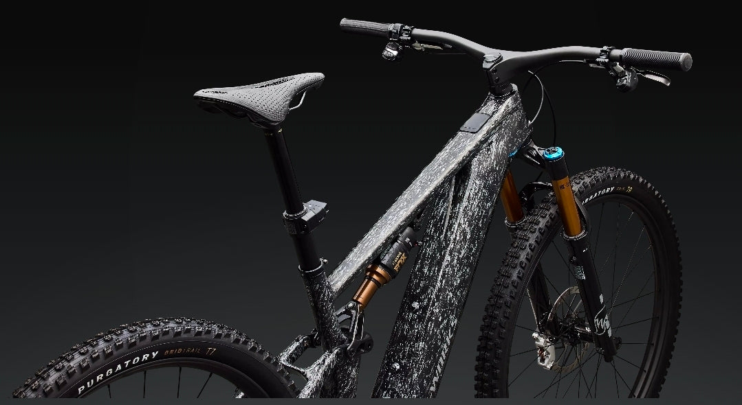 Velo electrique Specialized 
S-Works Turbo Levo R
Couple de 111 Nm, puissance de 850 W, batterie de 840W 2027