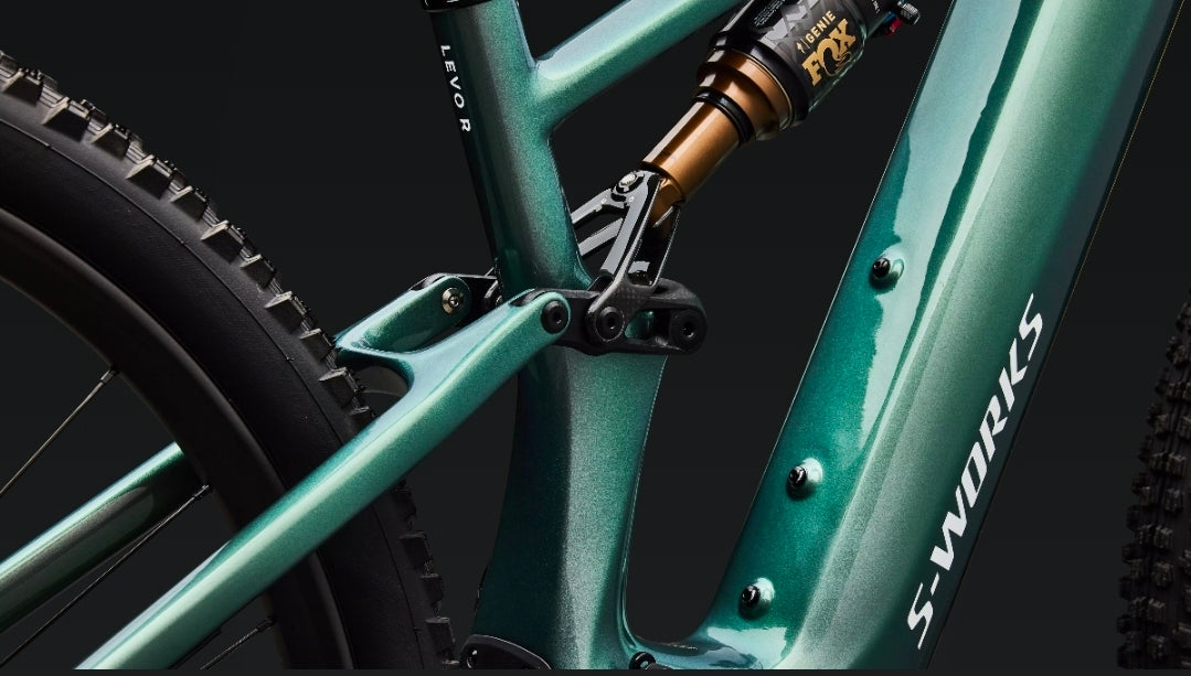 Velo electrique Specialized 
S-Works Turbo Levo R
Couple de 111 Nm, puissance de 850 W, batterie de 840W 2027